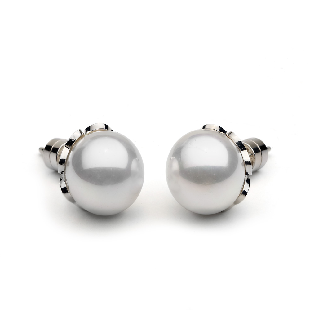 Image of  PEARL MUSE EARRINGS